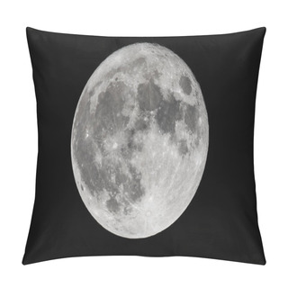 Personality  An Amazing Shot Of The Full Moon On A Dark Night Sky Pillow Covers