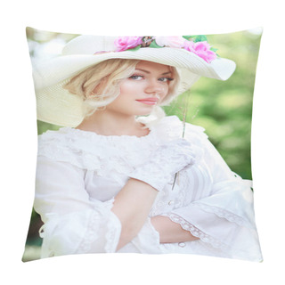 Personality  Woman In Victorian Age Pillow Covers