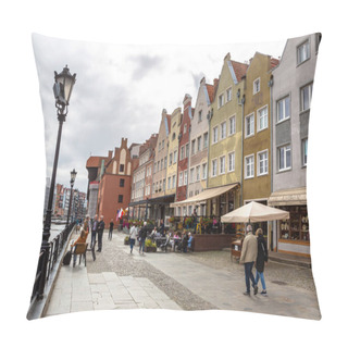 Personality  GDANSK, POLAND - SEPTEMBER 7, 2022: The Old Town In Gdansk In A Sunny Day, Poland Pillow Covers