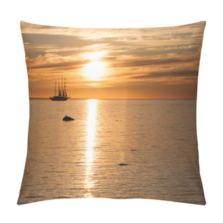 Personality  Tallship In The Sea Pillow Covers