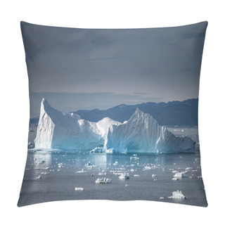 Personality  Beautiful Landscape With Large Icebergs Pillow Covers