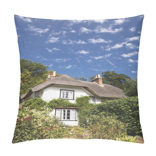 Personality  Thatched Cottage England, UK Pillow Covers