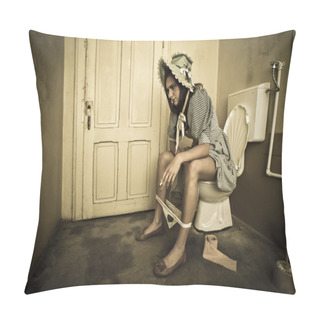 Personality  Girl Sitting On The Toilet Pillow Covers