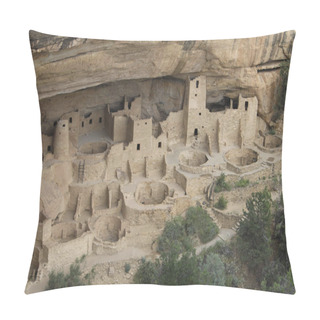 Personality  Old Indian Tribal Village In The Rocks Called White House Ruins Of The Anasazi People Pillow Covers