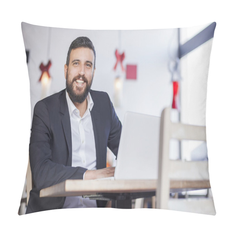 Personality  businessman working on laptop in restaurant  pillow covers