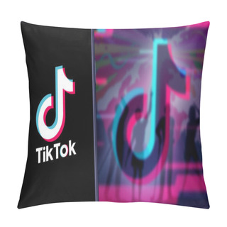 Personality  Smart Phone With TIK TOK Logo, Which Is A Popular Social Network On The Internet.United States, Canada, Wednesday, November 27, 2021 Pillow Covers