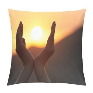 Personality  Sunset In Hands Pillow Covers