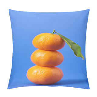 Personality  Juicy Organic Tangerines With Zest And Green Leaf On Blue Background  Pillow Covers