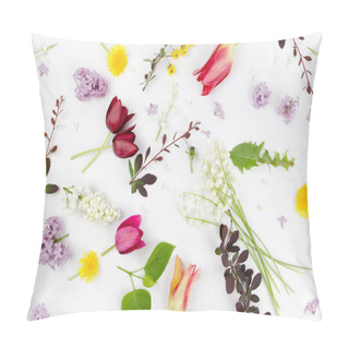 Personality  Beautiful Bouquet Of Flowers In Vase Isolated Pillow Covers