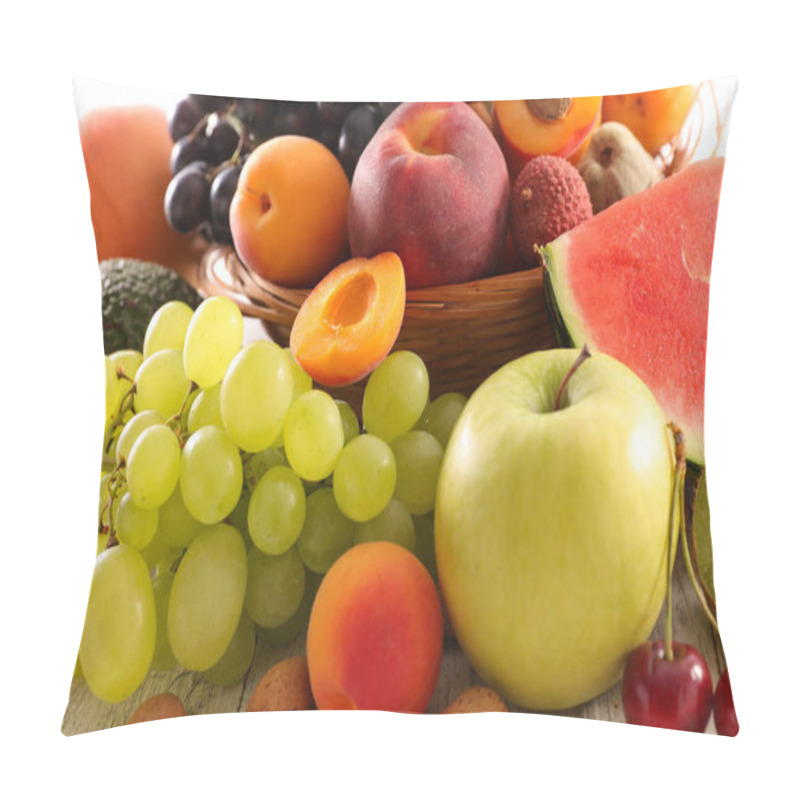 Personality  assorted fresh fruits in bowl on table pillow covers