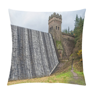 Personality  View Of Derwent Dam And Reservoir In Overflow Pillow Covers