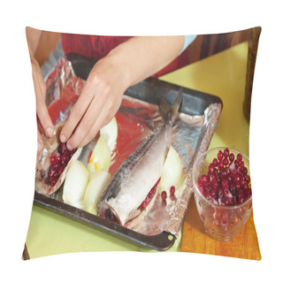 Personality  Cook Making Mackerel With Cranberries Pillow Covers