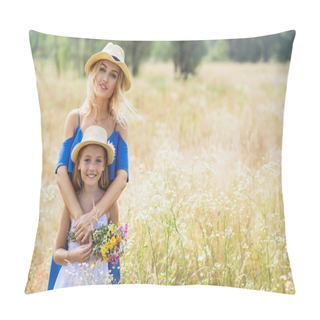 Personality  Joyful Mother And Daughter Relaxing On Meadow Pillow Covers