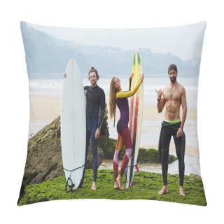 Personality  People Having Fun While Waiting Surfing Pillow Covers