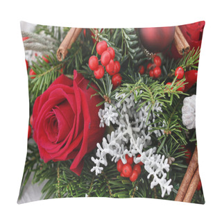 Personality  Christmas Decoration With Red Roses, Fir, Brunia And Cinnamon St Pillow Covers
