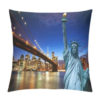 Personality  New York City Skyline With Liberty Statue Pillow Covers