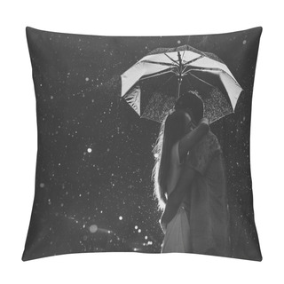 Personality  Love In The Rain Pillow Covers