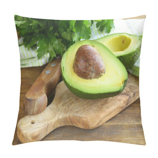 Personality  Ripe Avocado Cut In Half On A Wooden Table Pillow Covers