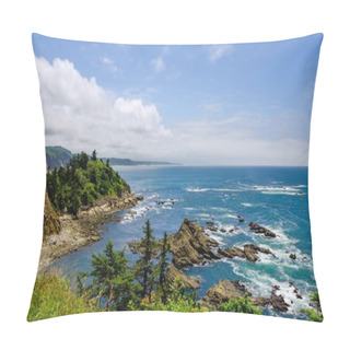 Personality  Coastal Scenery In Oregon On A Clear Summer Day Pillow Covers