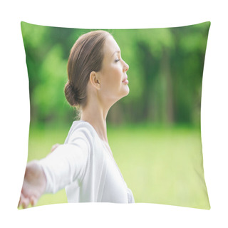 Personality  Profile Of Girl With Outstretched Arms And Closed Eyes Pillow Covers