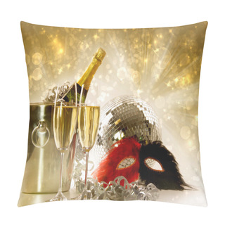 Personality  Two Glasses Of Champagne Against Festive Gold Background Pillow Covers
