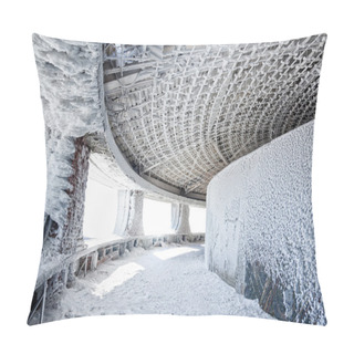 Personality  Interior With Frost And Snow Pillow Covers