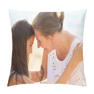 Personality  Headshot Happy Daughter And Mother Pillow Covers
