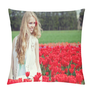 Personality  Woman With Tulips Pillow Covers