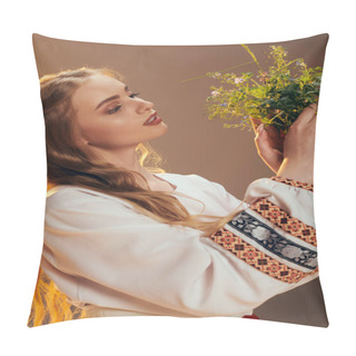 Personality  A Young Woman In A White Dress Gracefully Holding A Bouquet Of Flowers In A Magical Studio Setting. Pillow Covers