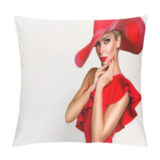 Personality  Portrait Of An Elegant Woman In A Hat, Red Bikini And Red Lips On A Beige Background Pillow Covers