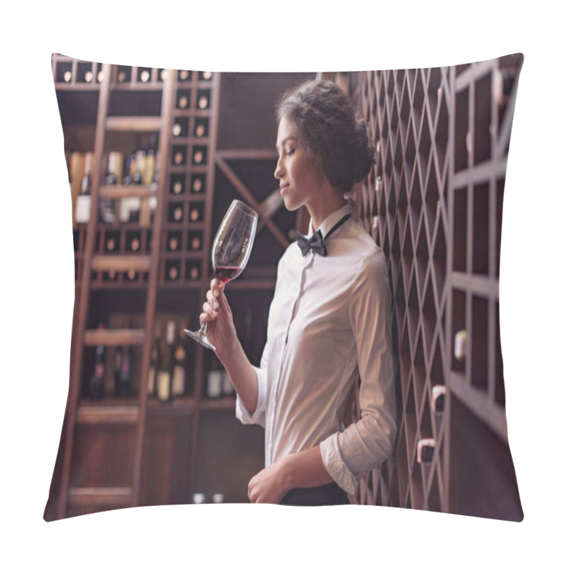 Personality  Sommelier tasting wine pillow covers