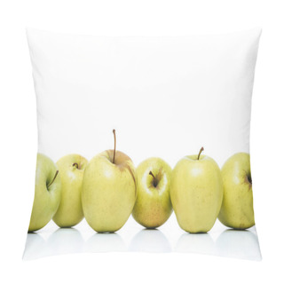 Personality  Close Up View Of Ripe Apples Isolated On White Pillow Covers