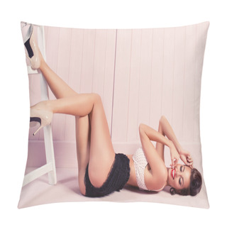 Personality  Beauty Smiling Pinup Girl Lying On The Floor Pillow Covers