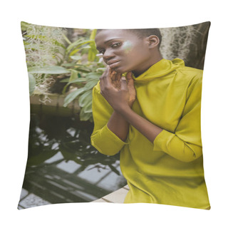 Personality  Tender Attractive African American Woman With Glitter Makeup Posing Near Pool In Tropical Garden Pillow Covers