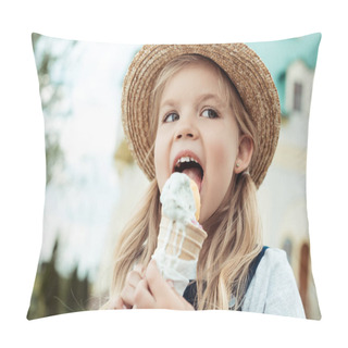 Personality  Kid Eating Ice Cream Pillow Covers