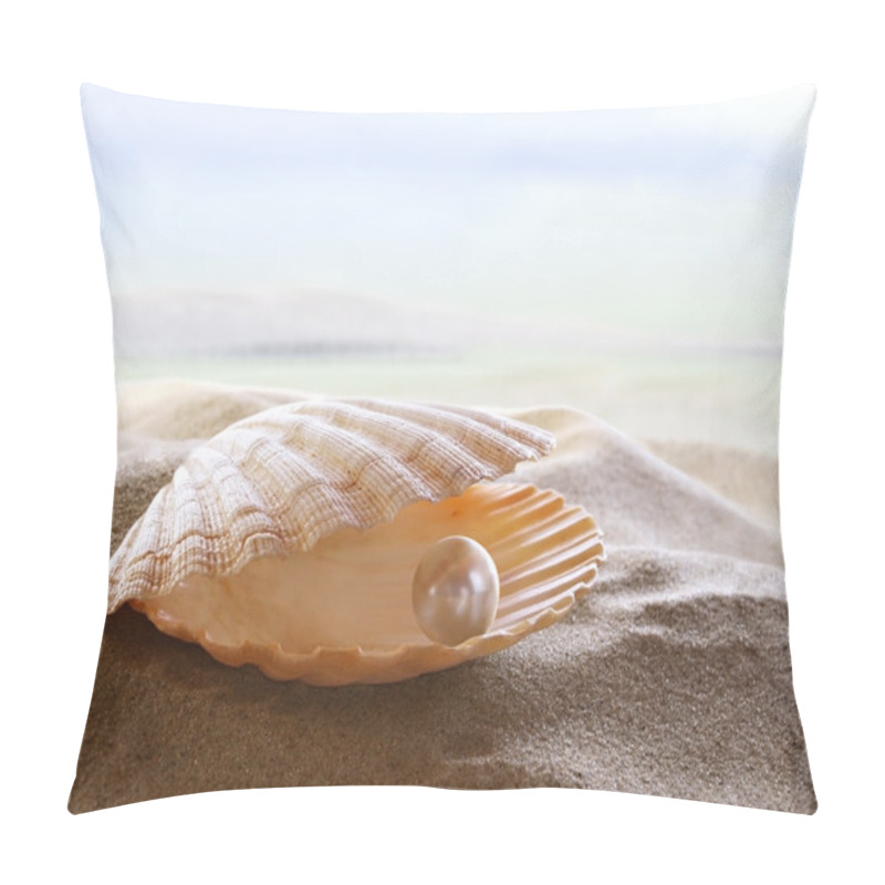 Personality  Shell with a pearl pillow covers