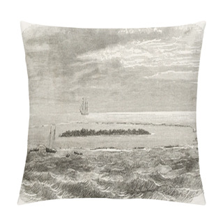 Personality  Oeno Island Pillow Covers