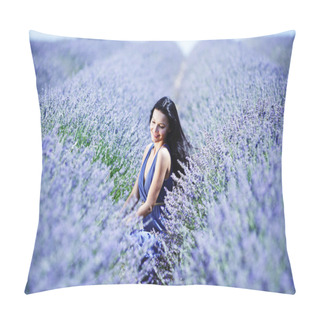 Personality  Woman Sitting On A Lavender Field Pillow Covers