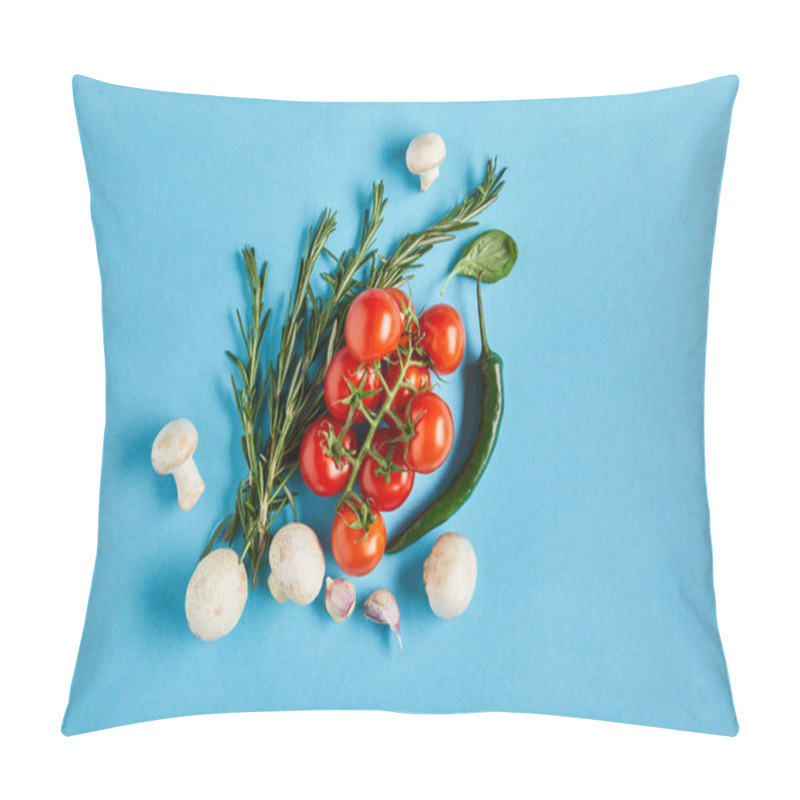 Personality  top view of delicious fresh ripe vegetables on blue background pillow covers