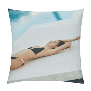 Personality  Stunning Figure, Sun-kissed Woman In Black Bikini, Sexy Model With Wet Hair Laying Down While Posing Next To Swimming Pool In Luxury Resort, Miami, Florida, USA, Blurred Background  Pillow Covers