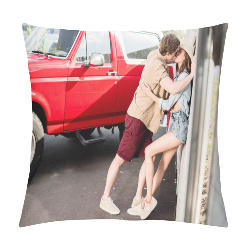 Personality  kiss pillow covers