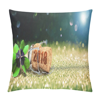 Personality  Greeting Card With Four Leaf Clover And Champagne Cork Pillow Covers