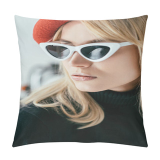 Personality  Stylish Pretty Woman In Red Beret And Sunglasses Pillow Covers