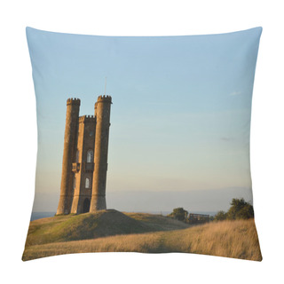 Personality  Broadway Tower At Sunset Pillow Covers