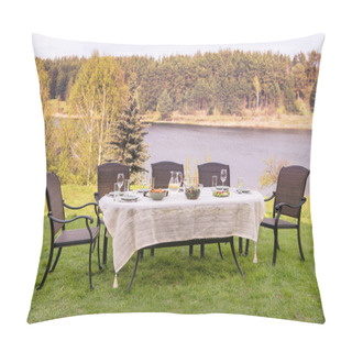 Personality  Empty Table With Dinner Pillow Covers