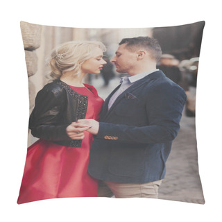 Personality  Happy Young Couple Pillow Covers