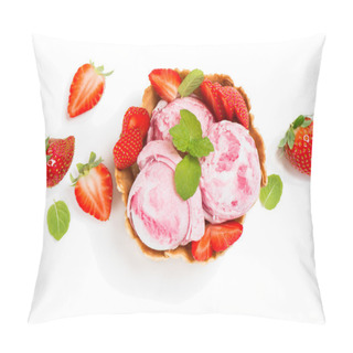 Personality  Strawberry Ice Cream In A Wafer Bowl, View From Above Pillow Covers