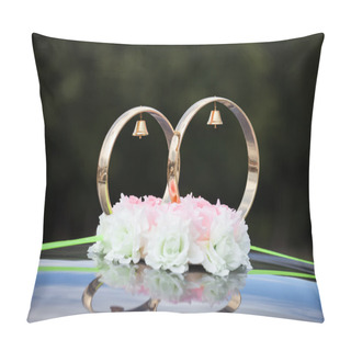 Personality  Gold Rings And Rose Flowers On Wedding Car Pillow Covers