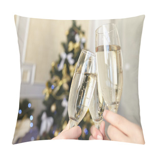 Personality  Glasses Of Champagne In Female Hands Pillow Covers