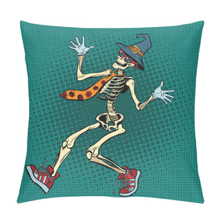 Personality  Funny Halloween Skeleton In A Fashionable Tie And Shoes Pillow Covers